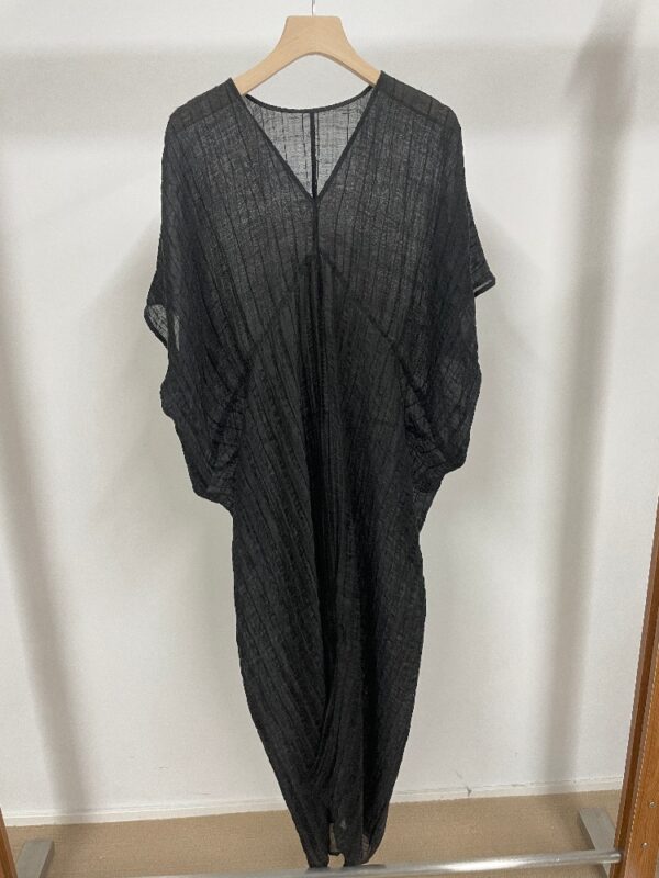 黑色大版型连衣裙内含吊带 (1) yf9